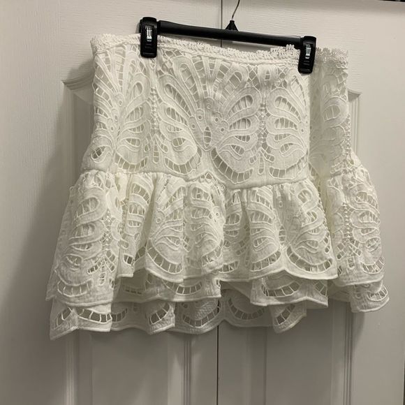 Showpo White Lace 2 Piece Set Long Sleeve Crop Top & Mini Skirt Size 14 - Picture 5 of 6
